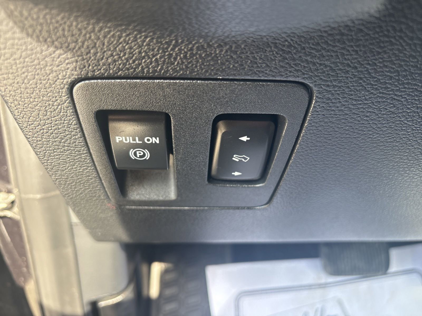 Used 2020 Ford Expedition Limited w/ Equipment Group 302A image 32