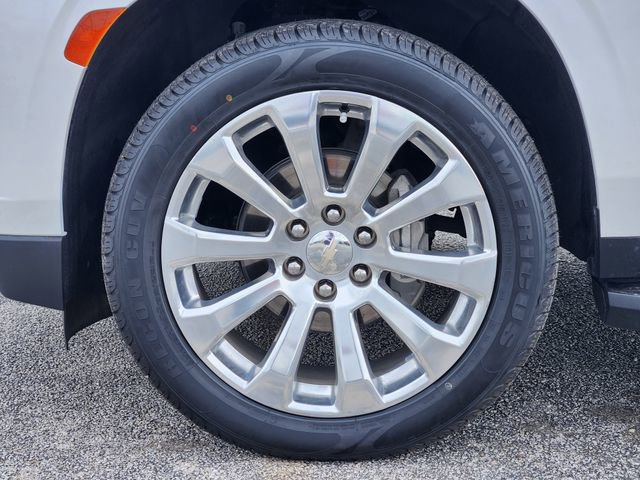Used 2024 Chevrolet Suburban Premier w/ Premium Package RWD image 10