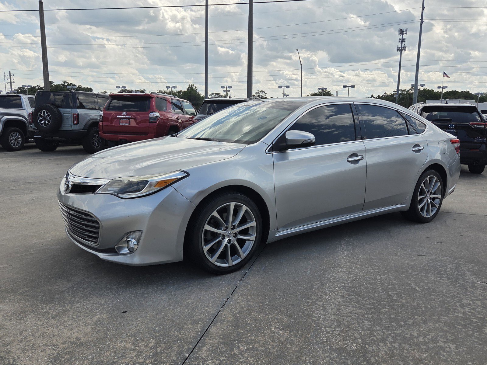 Used 2015 Toyota Avalon XLE Touring FWD image 3