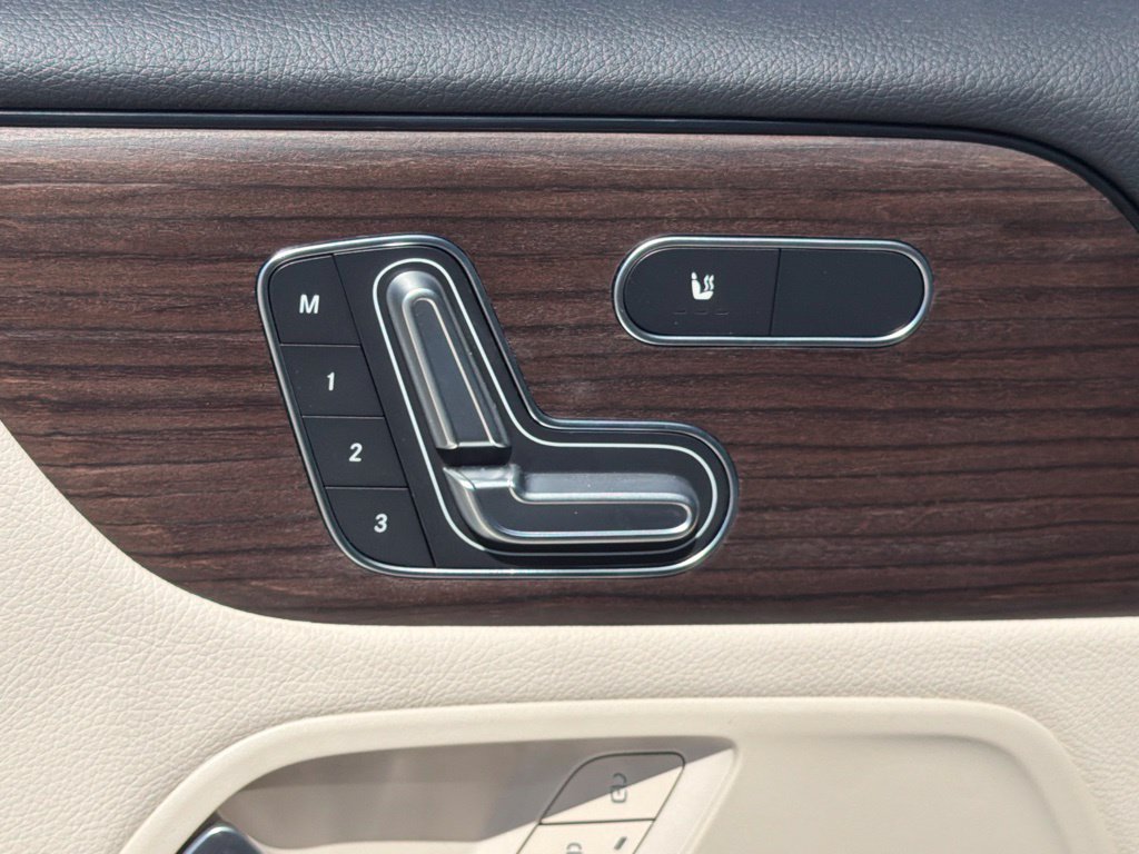 New 2026 Mercedes-Benz GLB 250 4MATIC image 19