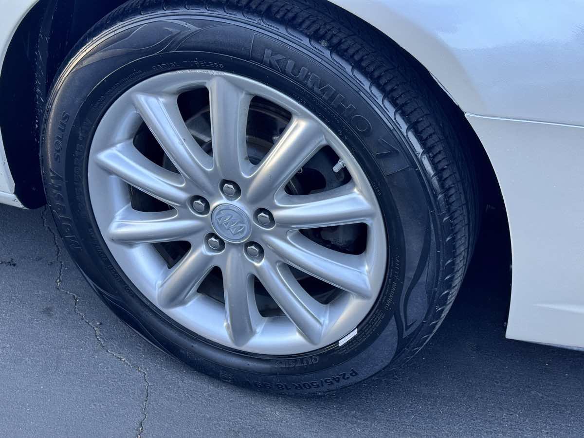 Used 2008 Buick Lucerne CXS FWD image 17