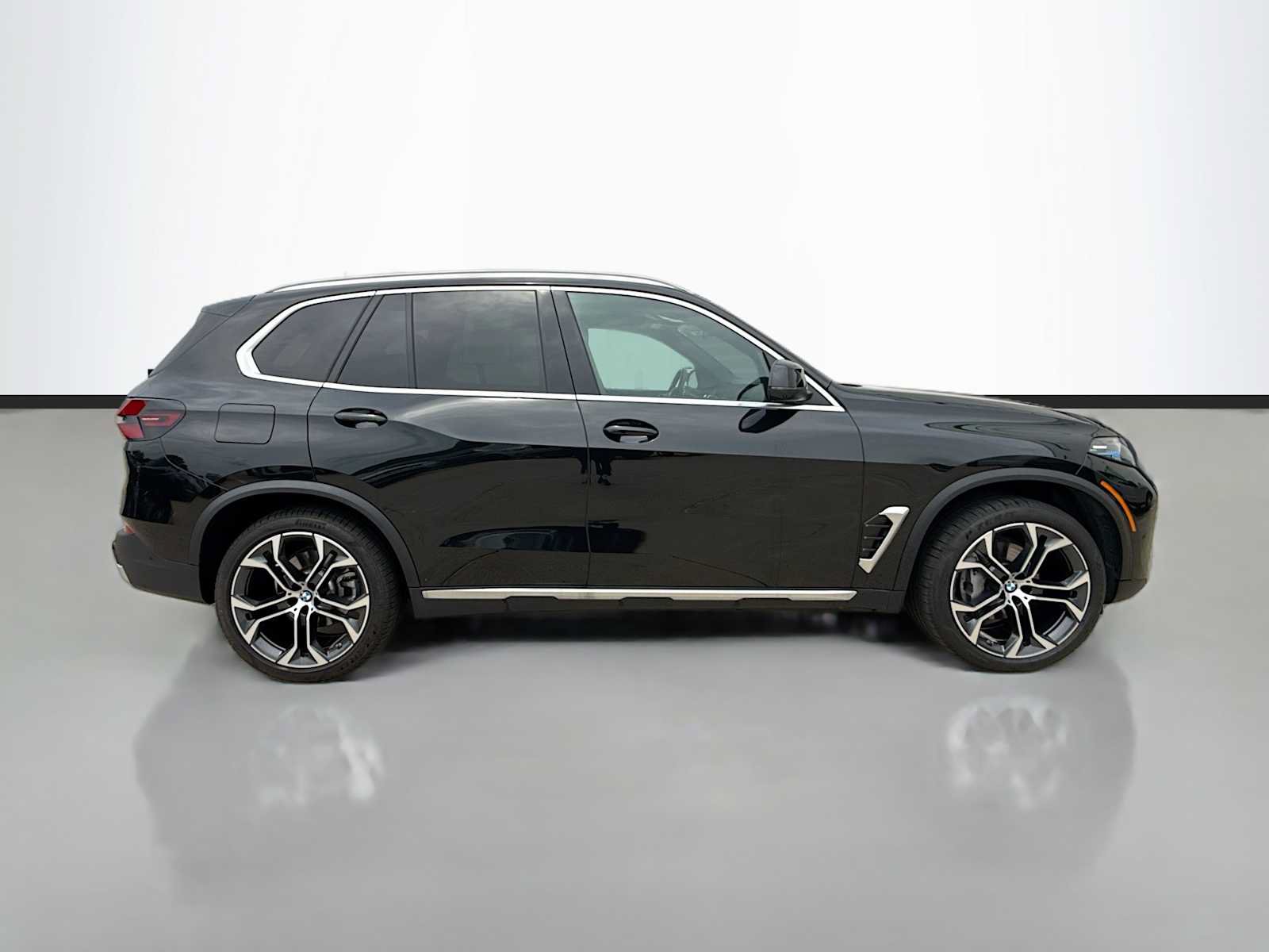 Used 2026 BMW X5 M60i AWD/4WD image 7