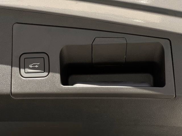 New 2026 Cadillac XT5 Luxury image 27