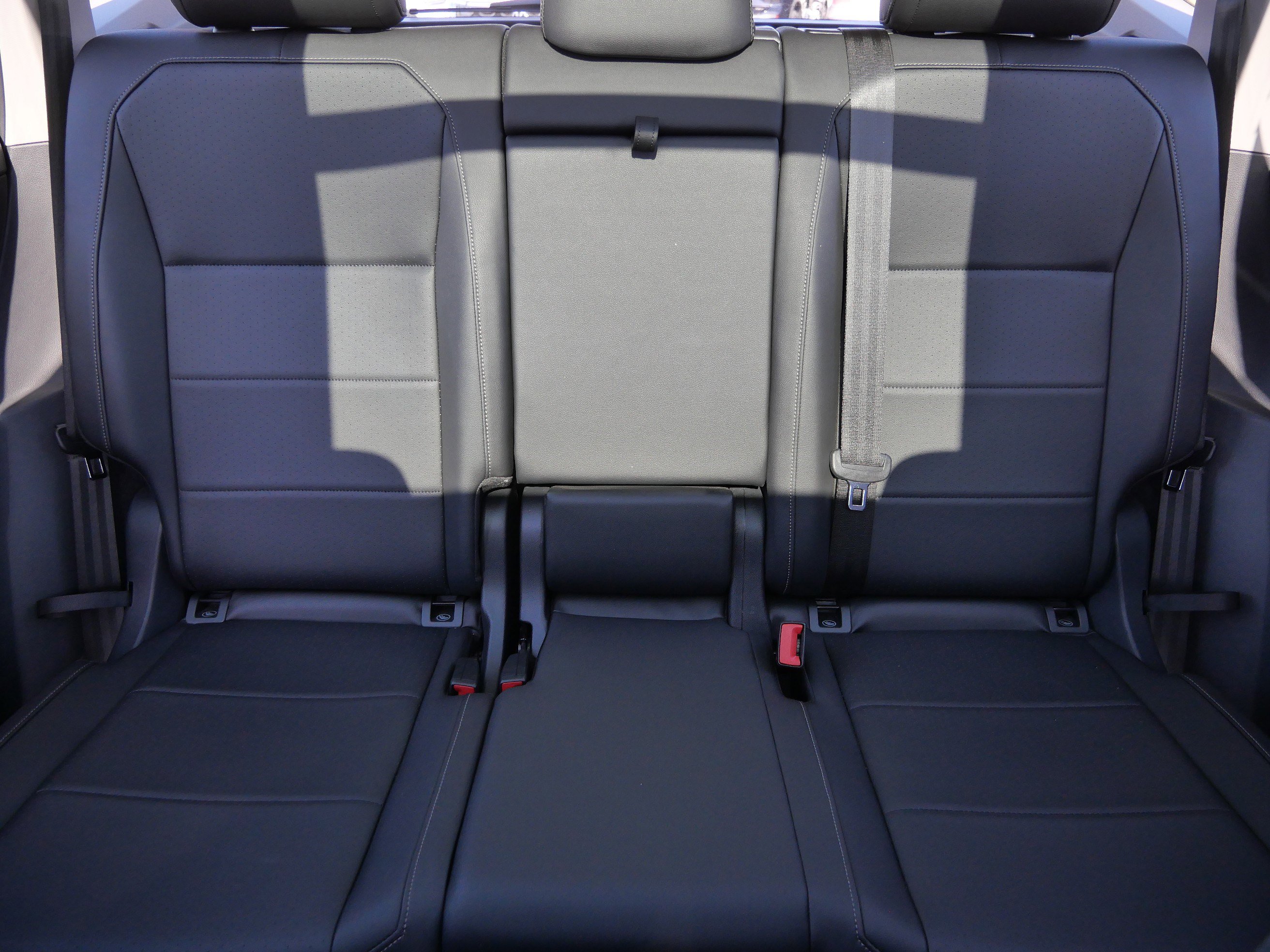 Used 2019 Volkswagen Tiguan SEL image 13