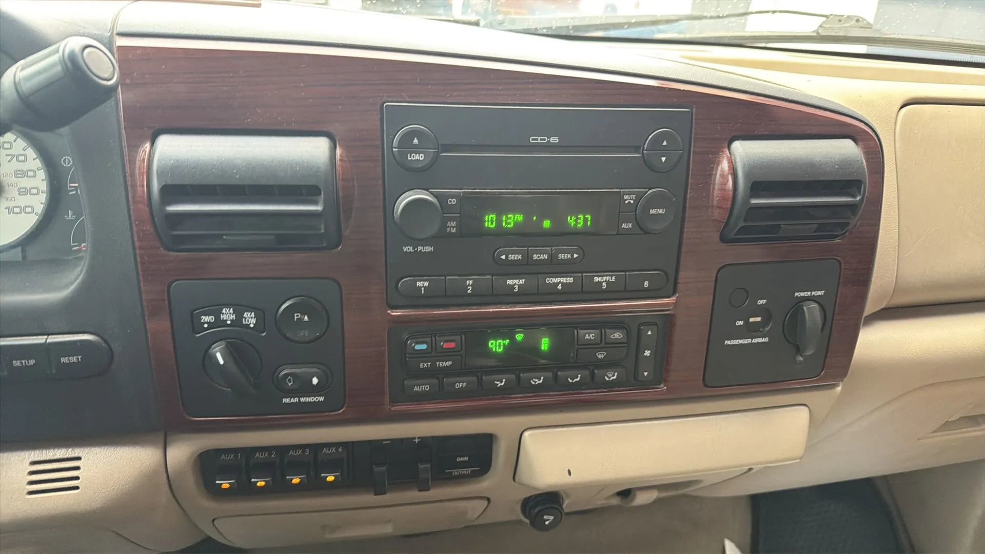 Used 2005 Ford F350 Lariat image 23