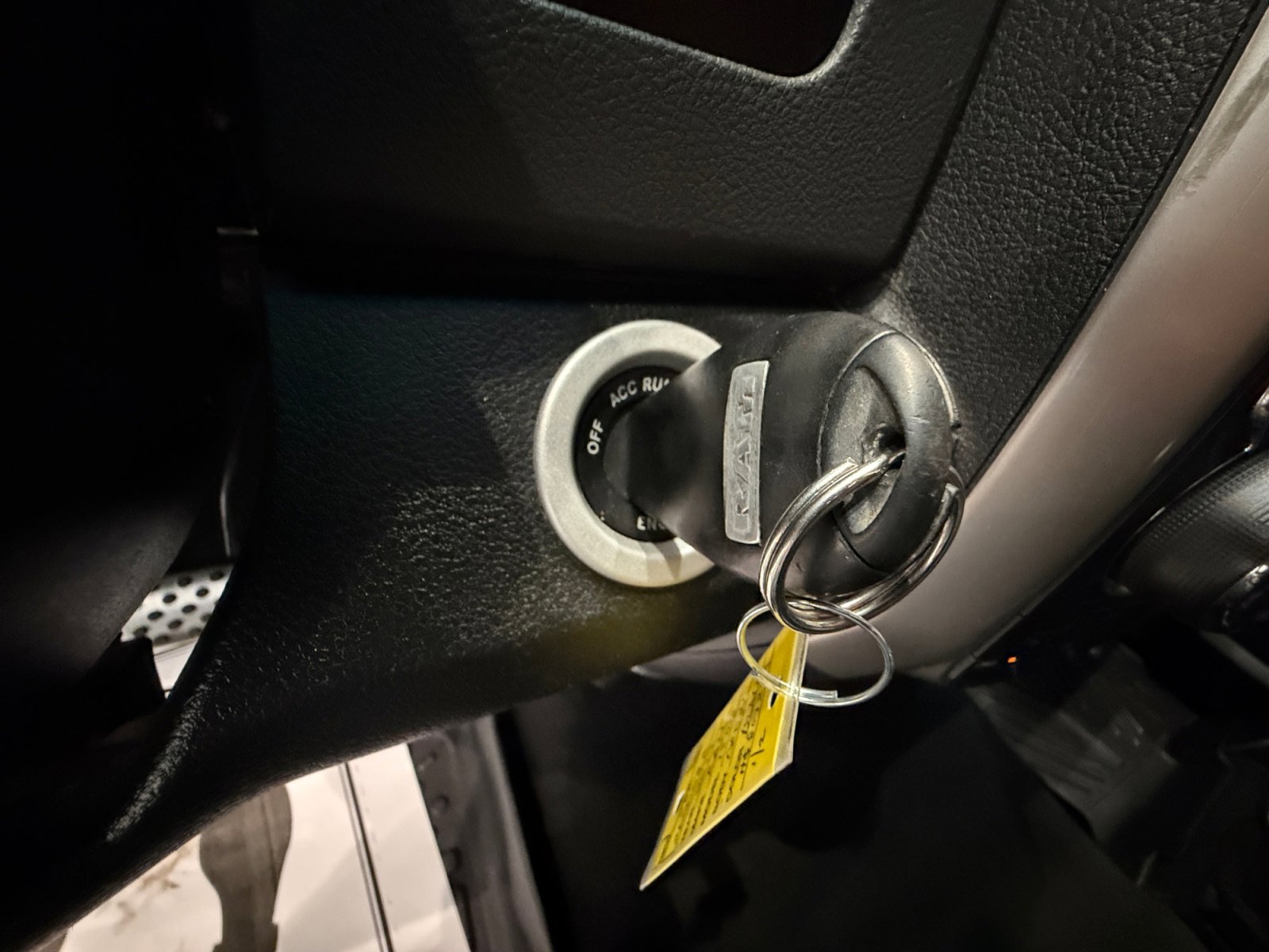Used 2017 RAM 1500 Classic SLT AWD/4WD image 30