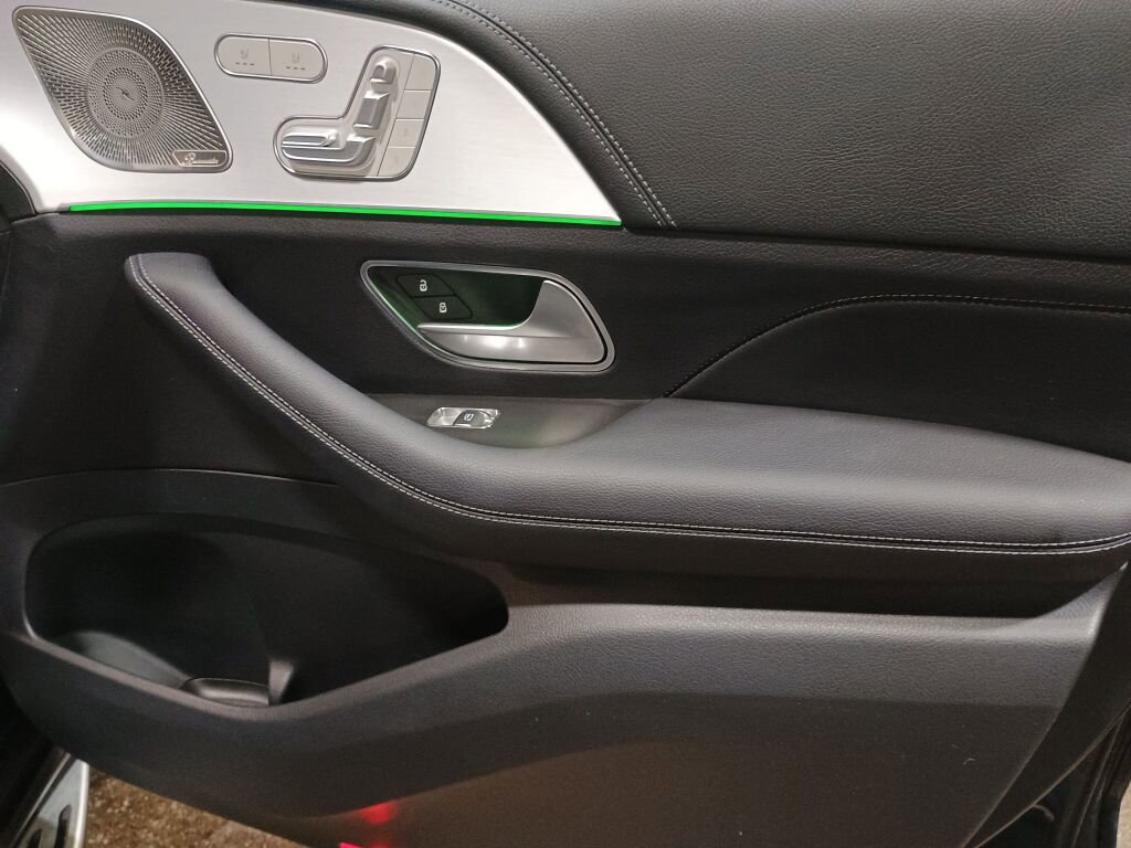 Used 2023 Mercedes-Benz GLS 450 4MATIC image 25