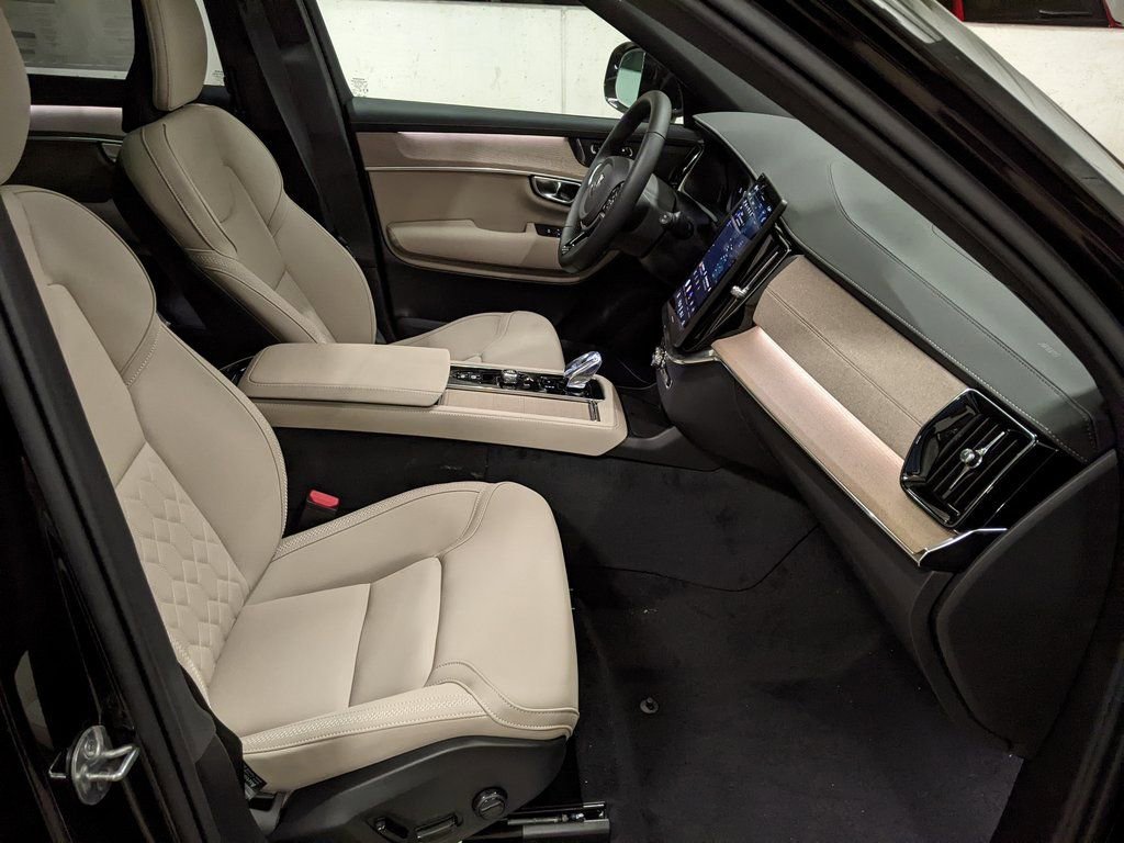 New 2026 Volvo XC90 T8 Plus w/ Protection Package Premier AWD/4WD image 22