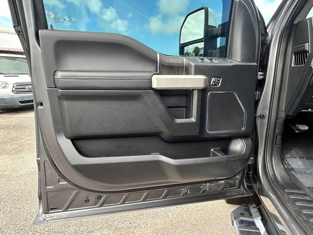 Used 2021 Ford F350 Lariat w/ Lariat Ultimate Package image 40