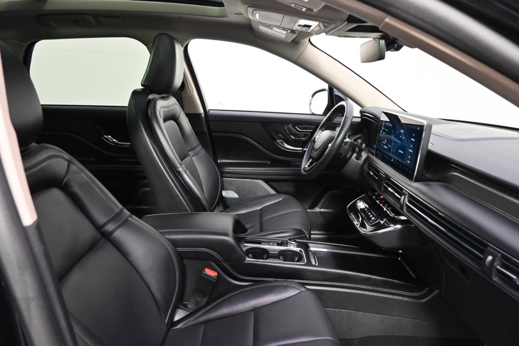 New 2025 Lincoln Corsair Reserve w/ Jet Appearance Package image 15