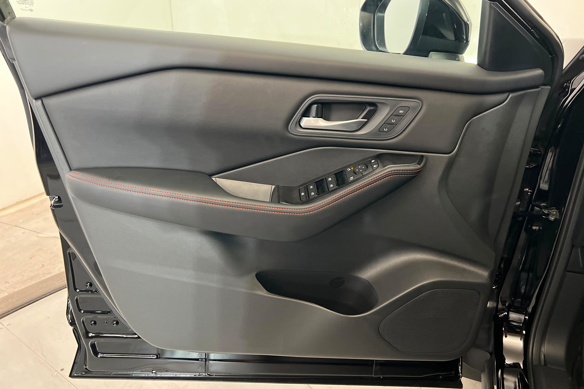 New 2026 Nissan Rogue SV w/ Rock Creek Premium Package AWD/4WD image 15