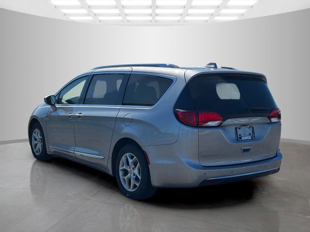 Used 2017 Chrysler Pacifica Touring-L Plus w/ Tire & Wheel Group FWD image 5