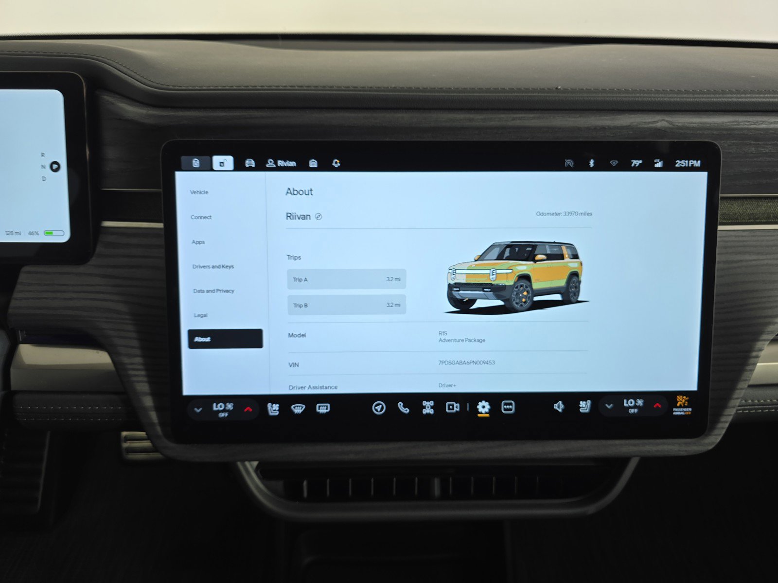 Used 2023 Rivian R1S Adventure image 30