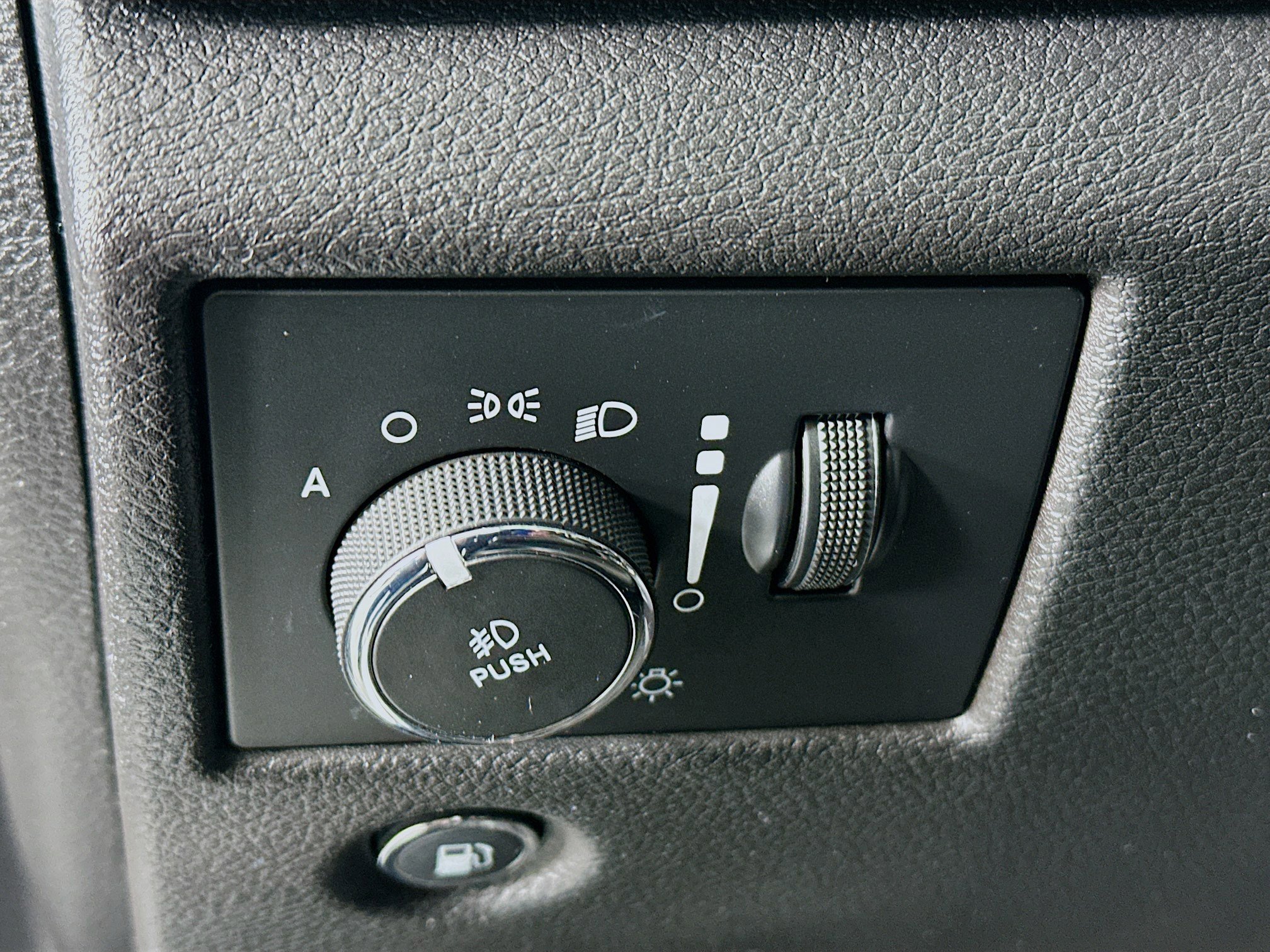 Used 2019 Jeep Grand Cherokee High Altitude image 15