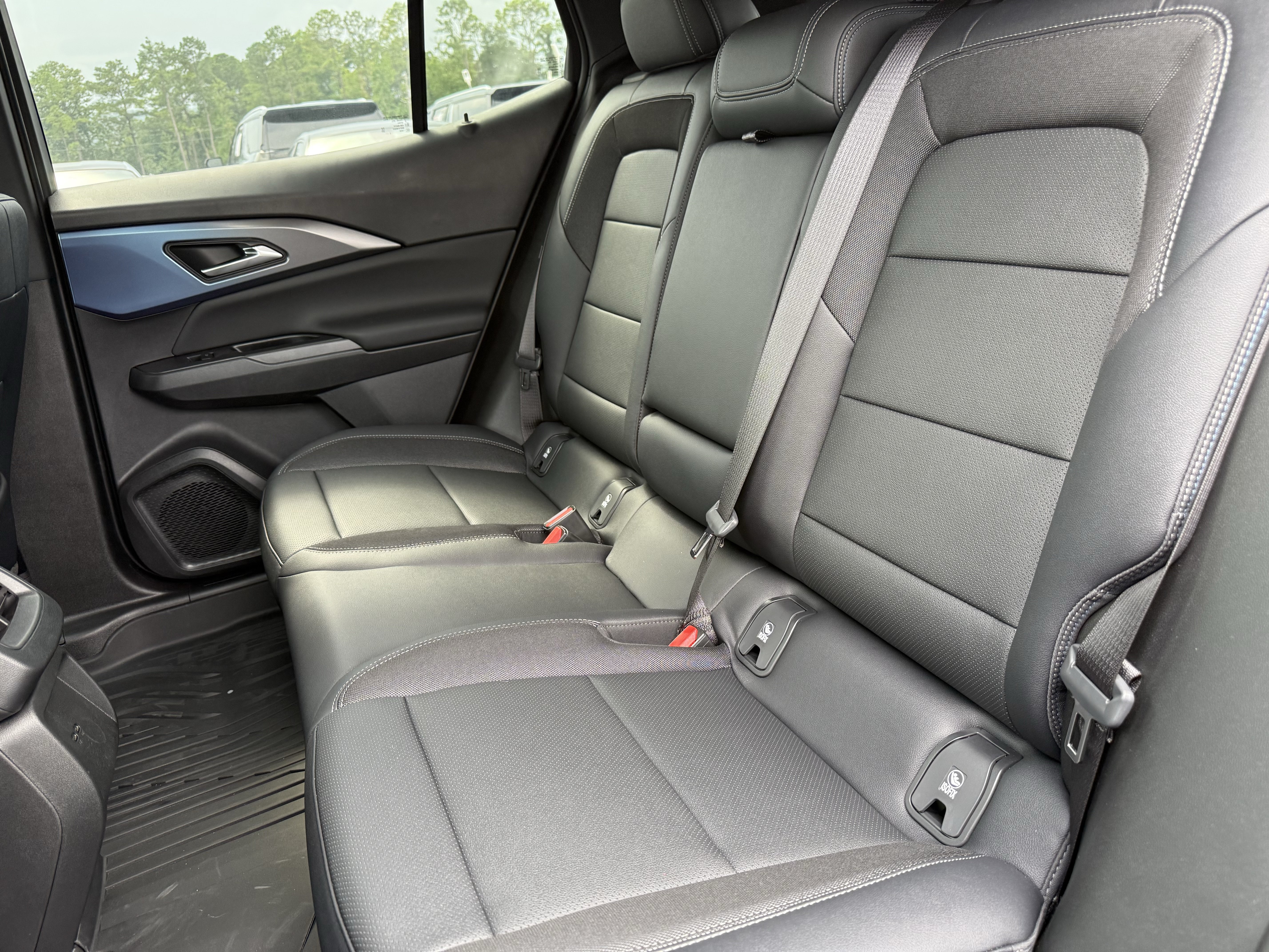 New 2026 Chevrolet Equinox EV LT FWD image 30