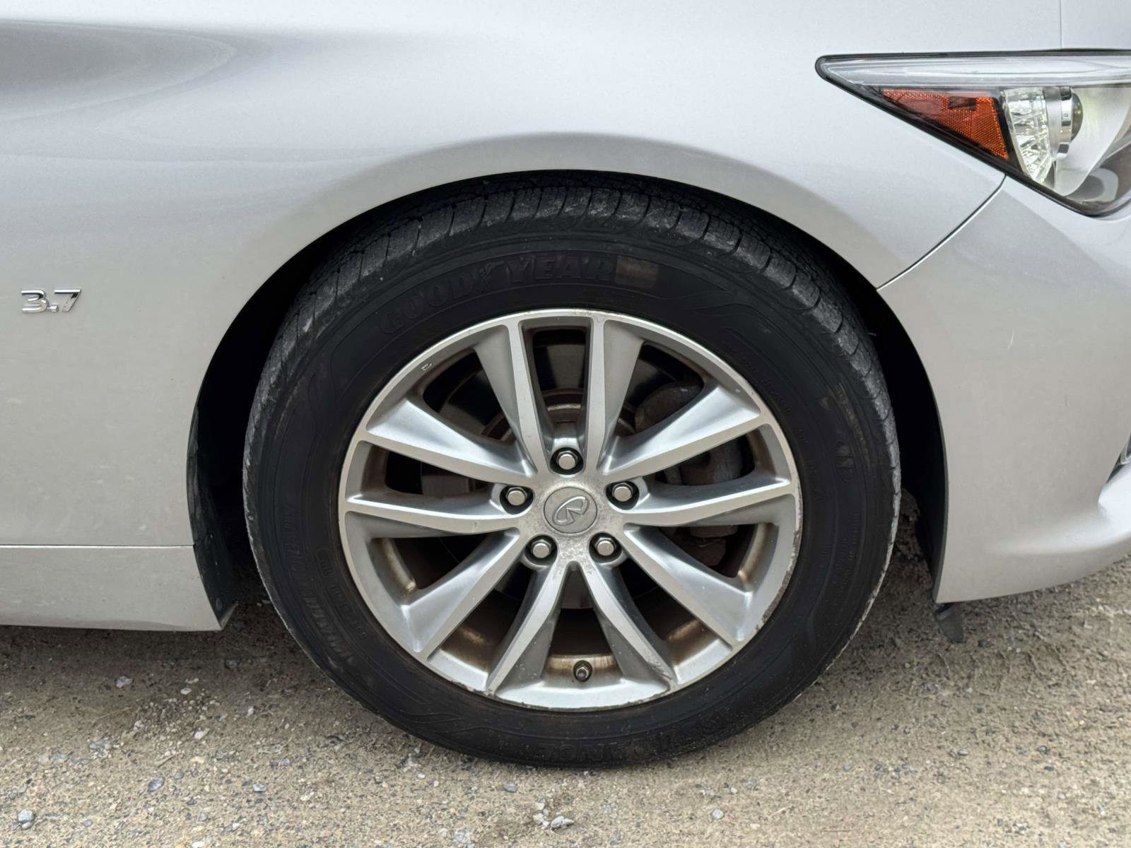 Used 2015 INFINITI Q50 Premium w/ Navigation Package AWD/4WD image 6
