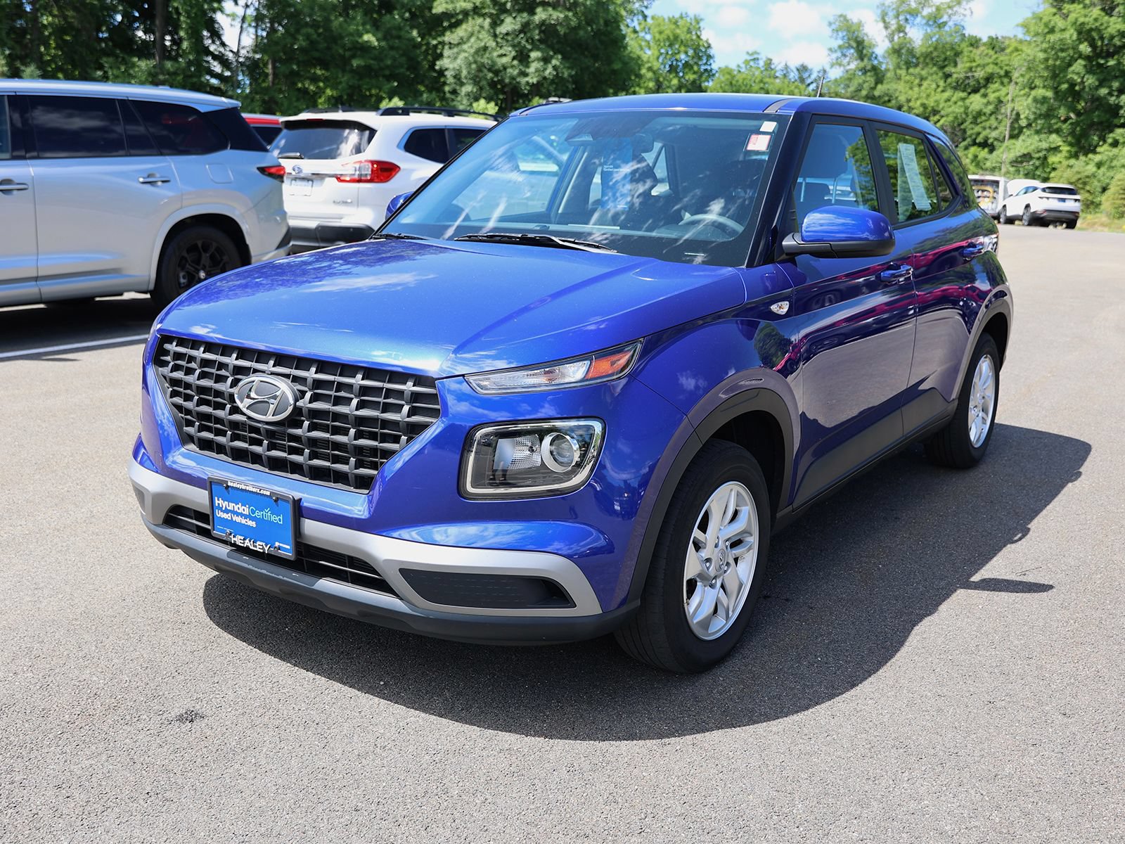 Used 2023 Hyundai Venue SE FWD image 3