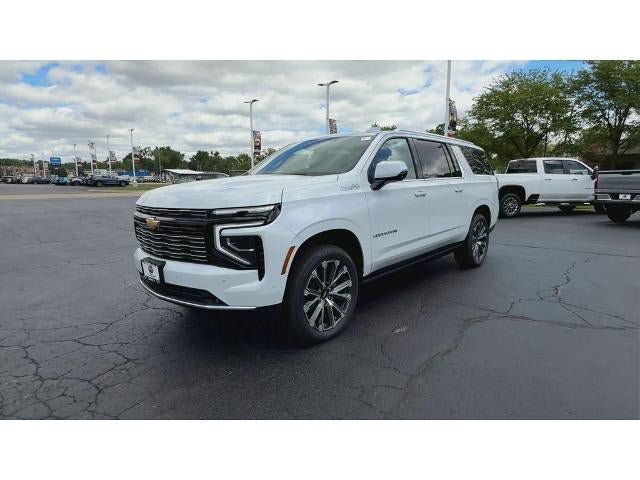 New 2026 Chevrolet Suburban High Country AWD/4WD image 4