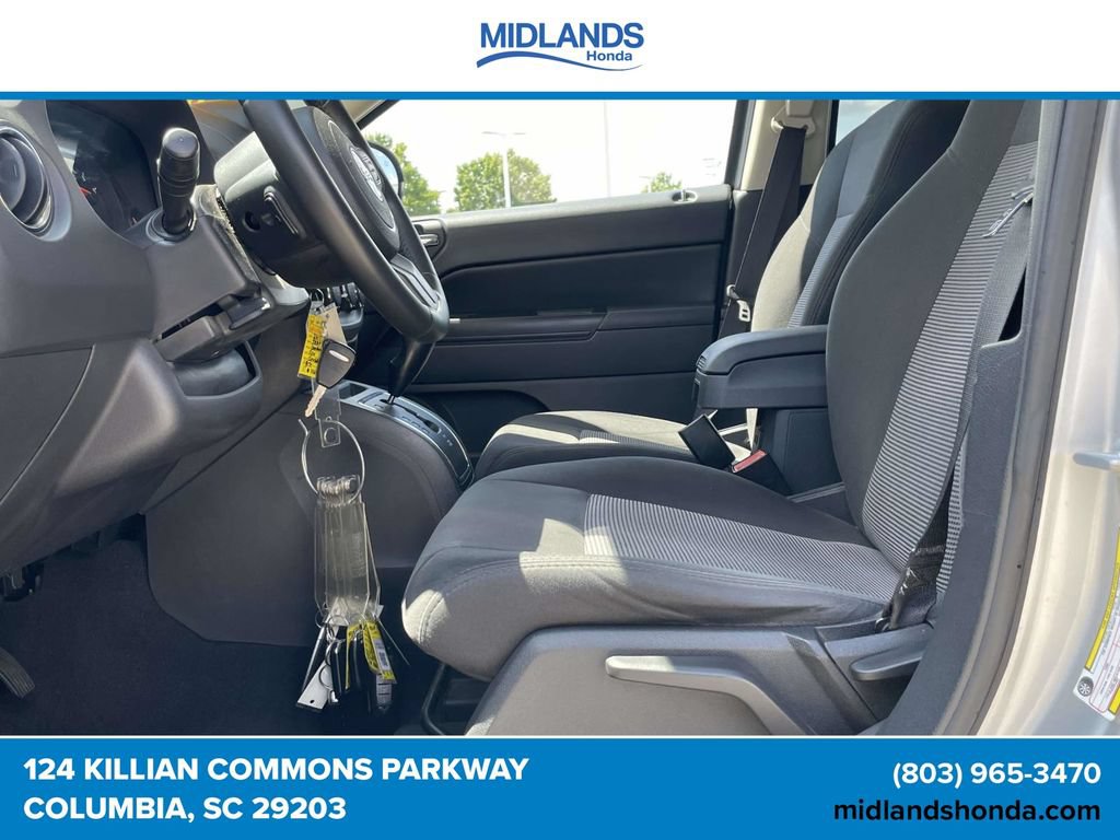 Used 2011 Jeep Compass Latitude w/ Sun/Sound Group AWD/4WD image 13