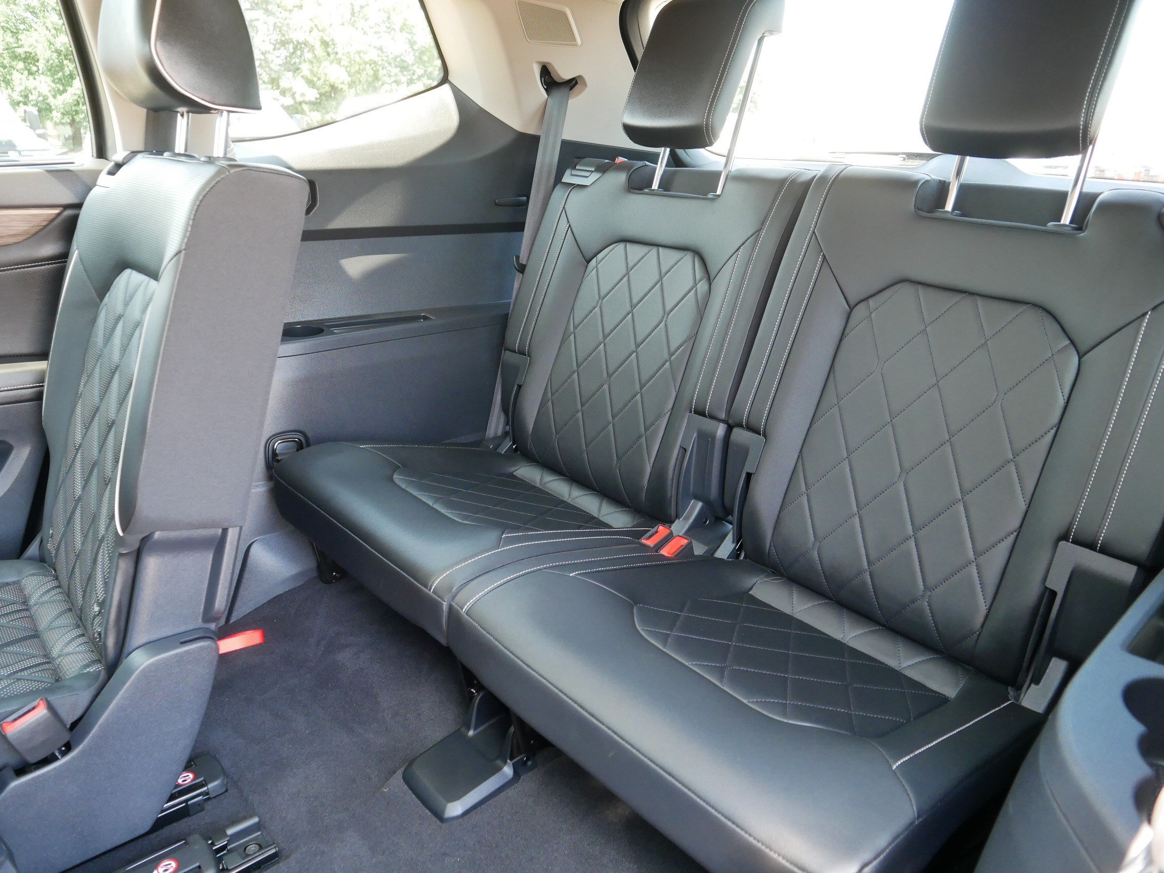 Used 2024 Volkswagen Atlas SEL Premium R-Line AWD/4WD image 36