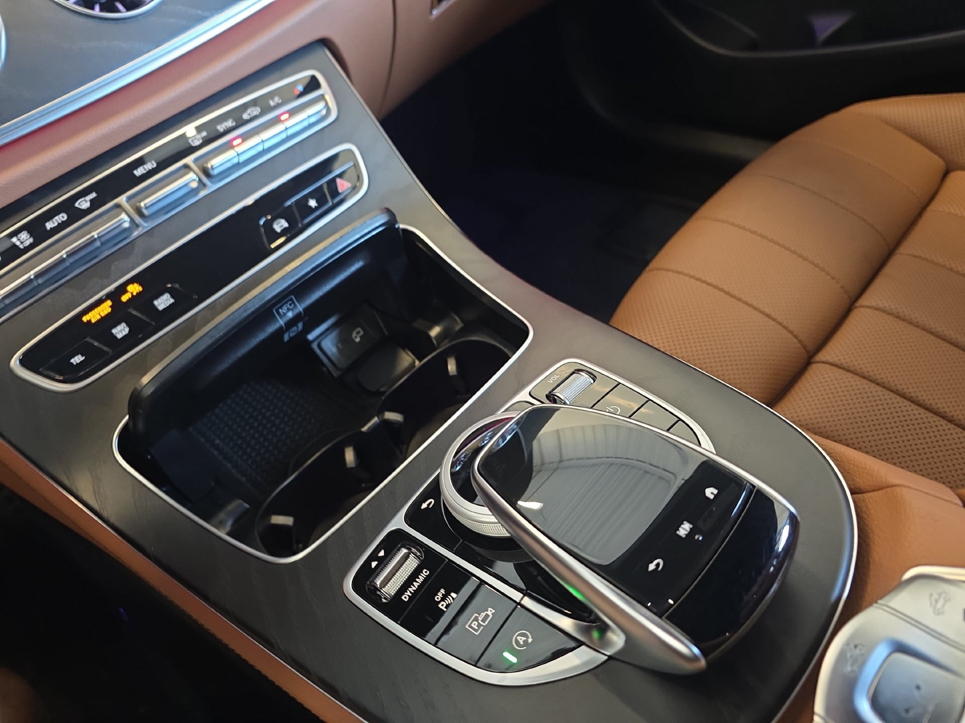 Used 2023 Mercedes-Benz E 450 4MATIC Cabriolet image 25