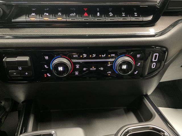 Used 2025 Chevrolet Silverado 1500 ZR2 w/ Technology Package image 18