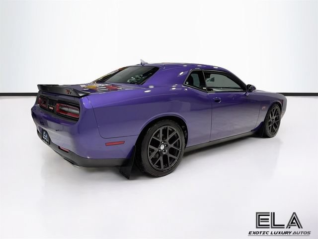 Used 2016 Dodge Challenger R/T RWD image 8