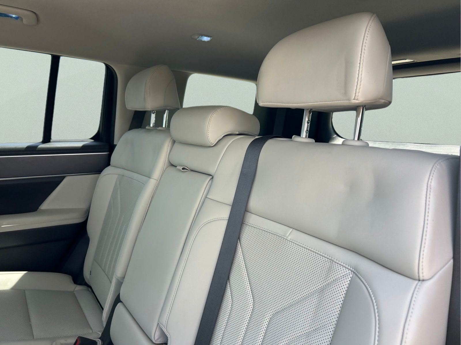 Used 2025 Hyundai Santa Fe SEL FWD image 10