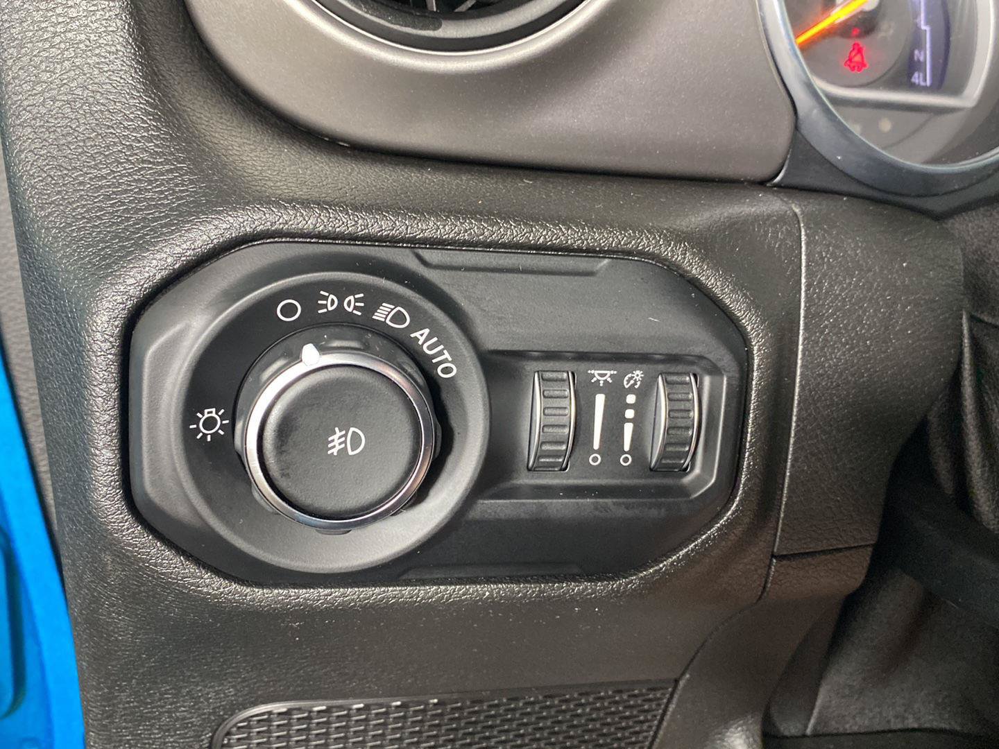 Used 2019 Jeep Wrangler Unlimited Sport S AWD/4WD image 19