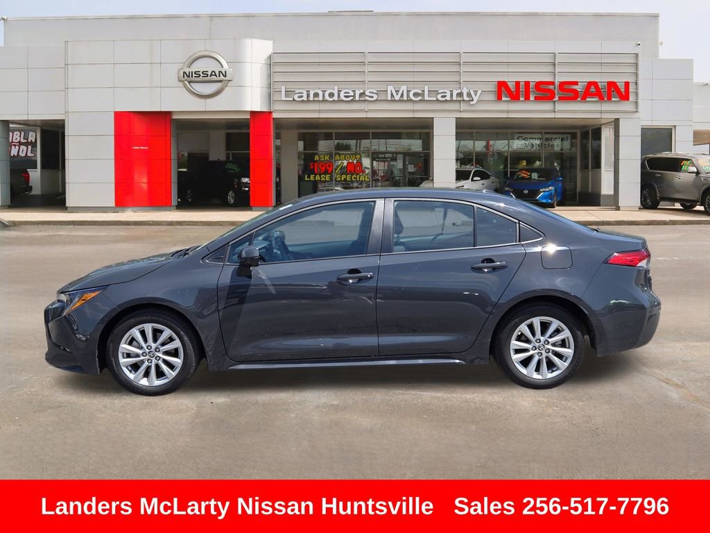 Used 2025 Toyota Corolla LE w/ LE Premium Package FWD image 8