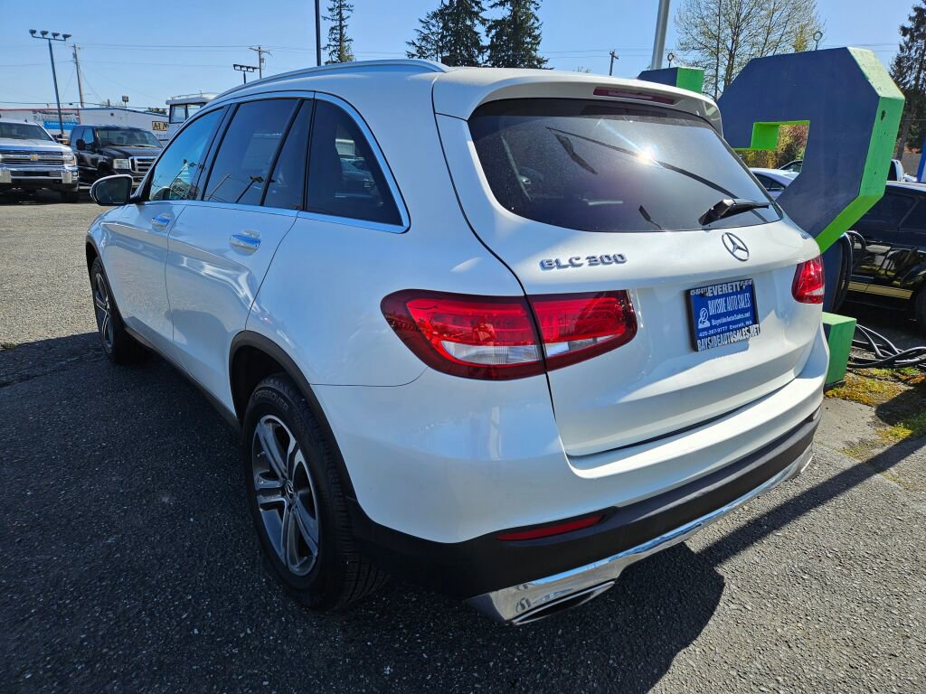 Used 2017 Mercedes-Benz GLC 300 4MATIC w/ Premium 1 Package image 3
