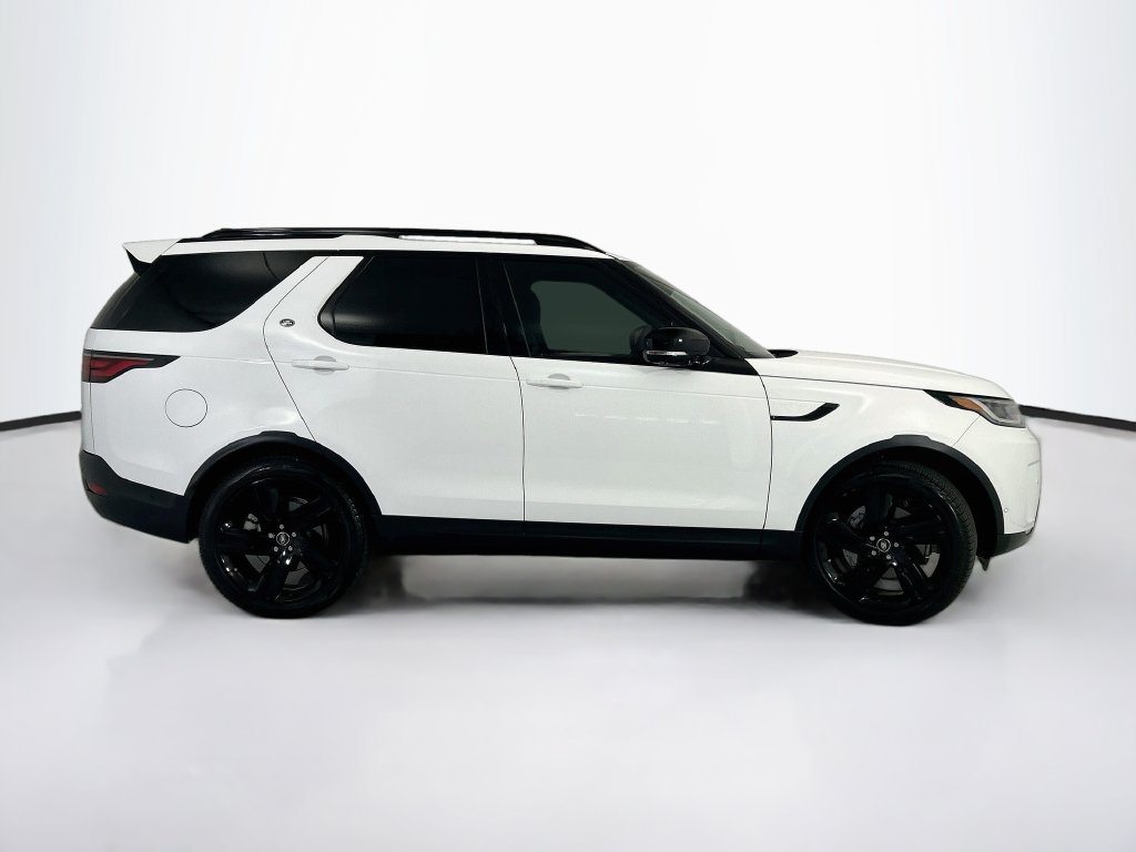 Used 2025 Land Rover Discovery S AWD/4WD image 4