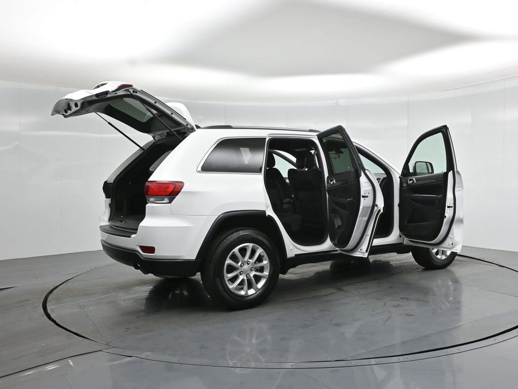 Used 2021 Jeep Grand Cherokee Laredo image 5