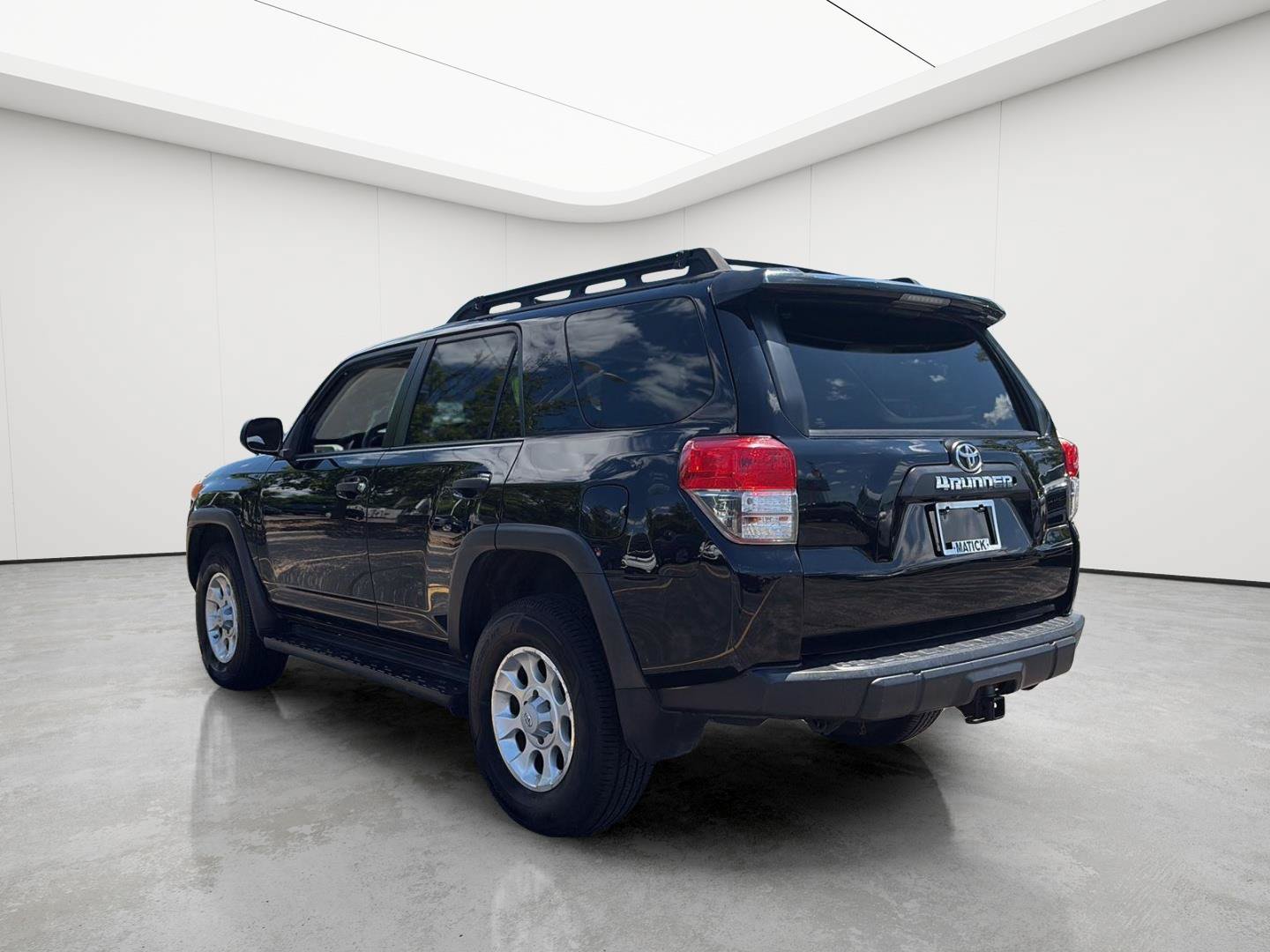 Used 2012 Toyota 4Runner SR5 AWD/4WD image 6