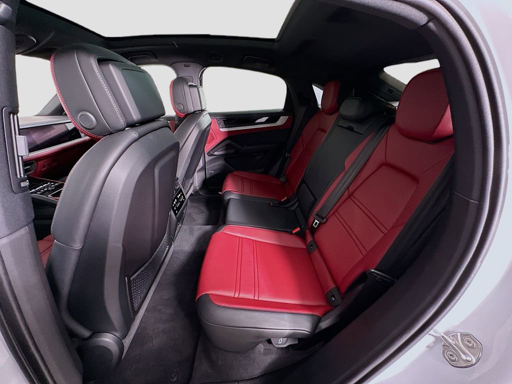 Used 2026 Porsche Cayenne Coupe image 24
