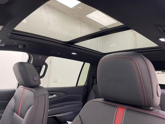 New 2026 Chevrolet Traverse RS w/ LPO, Floor Liner Package image 7
