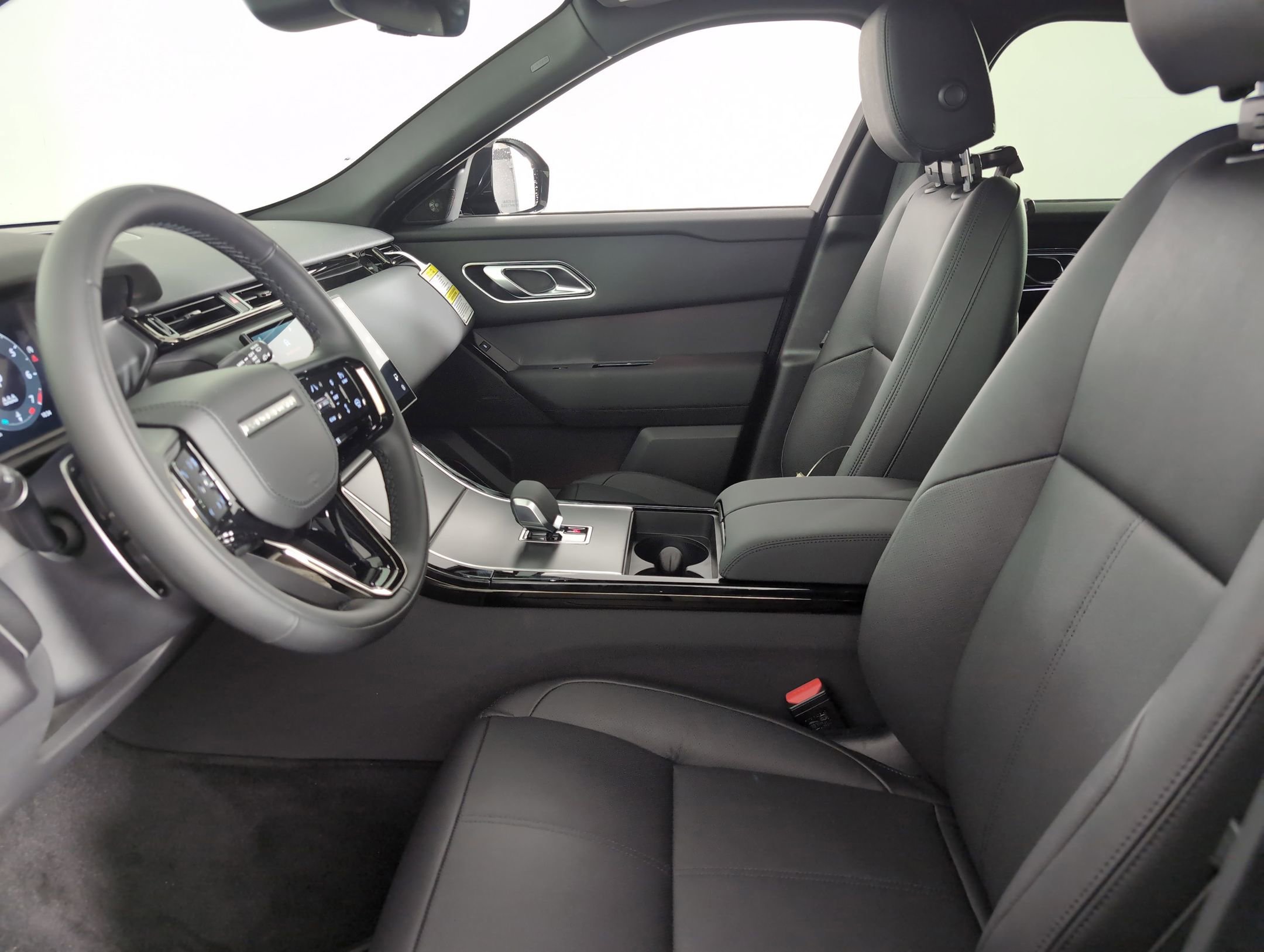 Used 2026 Land Rover Range Rover Velar S image 4