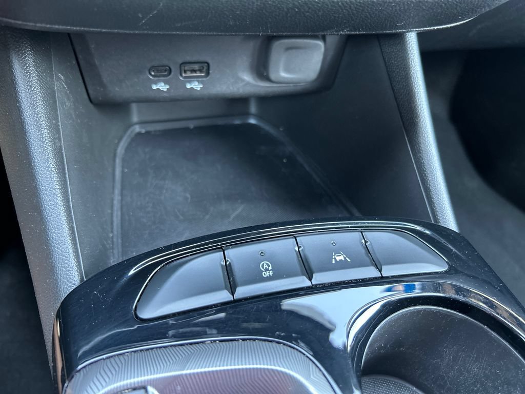Used 2025 Buick Envista Sport Touring w/ Convenience I Package FWD image 30