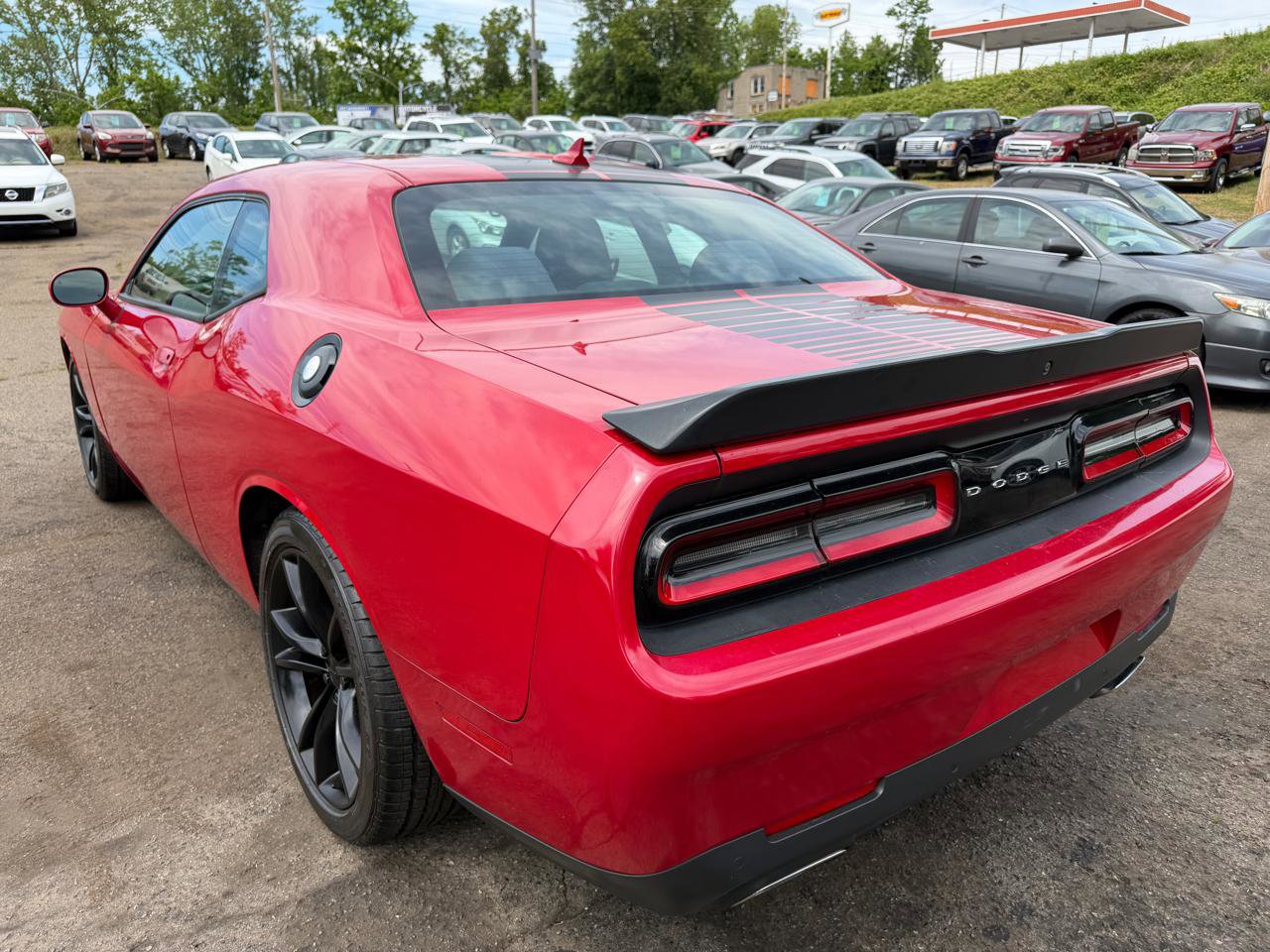 Used 2016 Dodge Challenger SXT w/ Blacktop Package RWD image 6