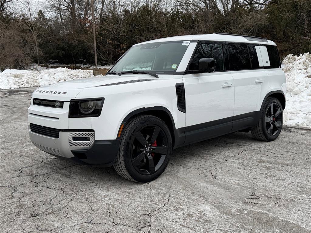 Used 2024 Land Rover Defender 110 S image 1