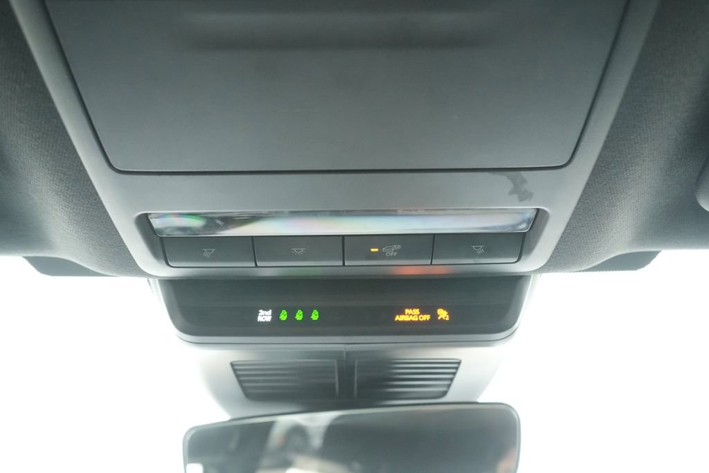 Used 2024 MAZDA MAZDA3 s image 19