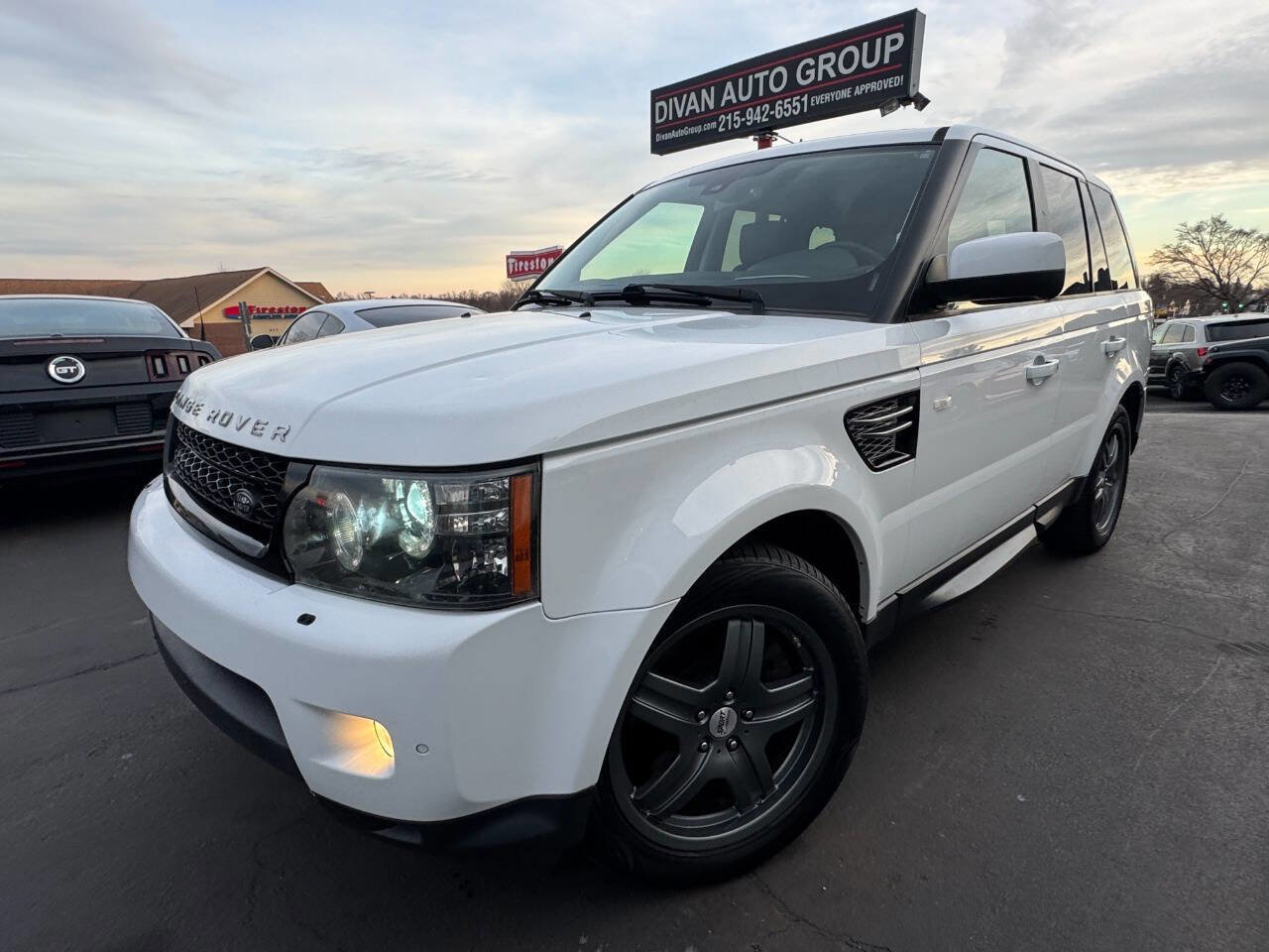 Used 2013 Land Rover Range Rover Sport HSE LUX image 2