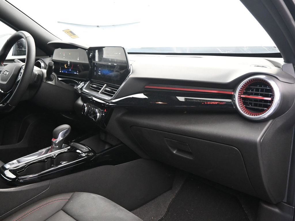 Certified 2026 Chevrolet Trax RS w/ Driver Confidence Package image 16