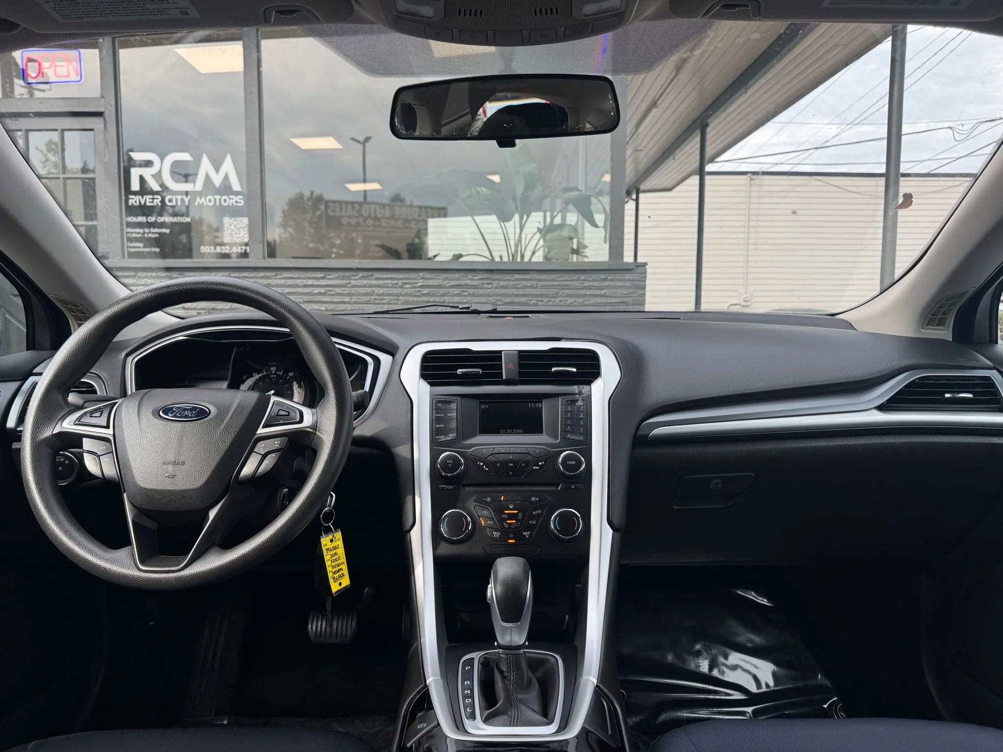 Used 2015 Ford Fusion SE image 23