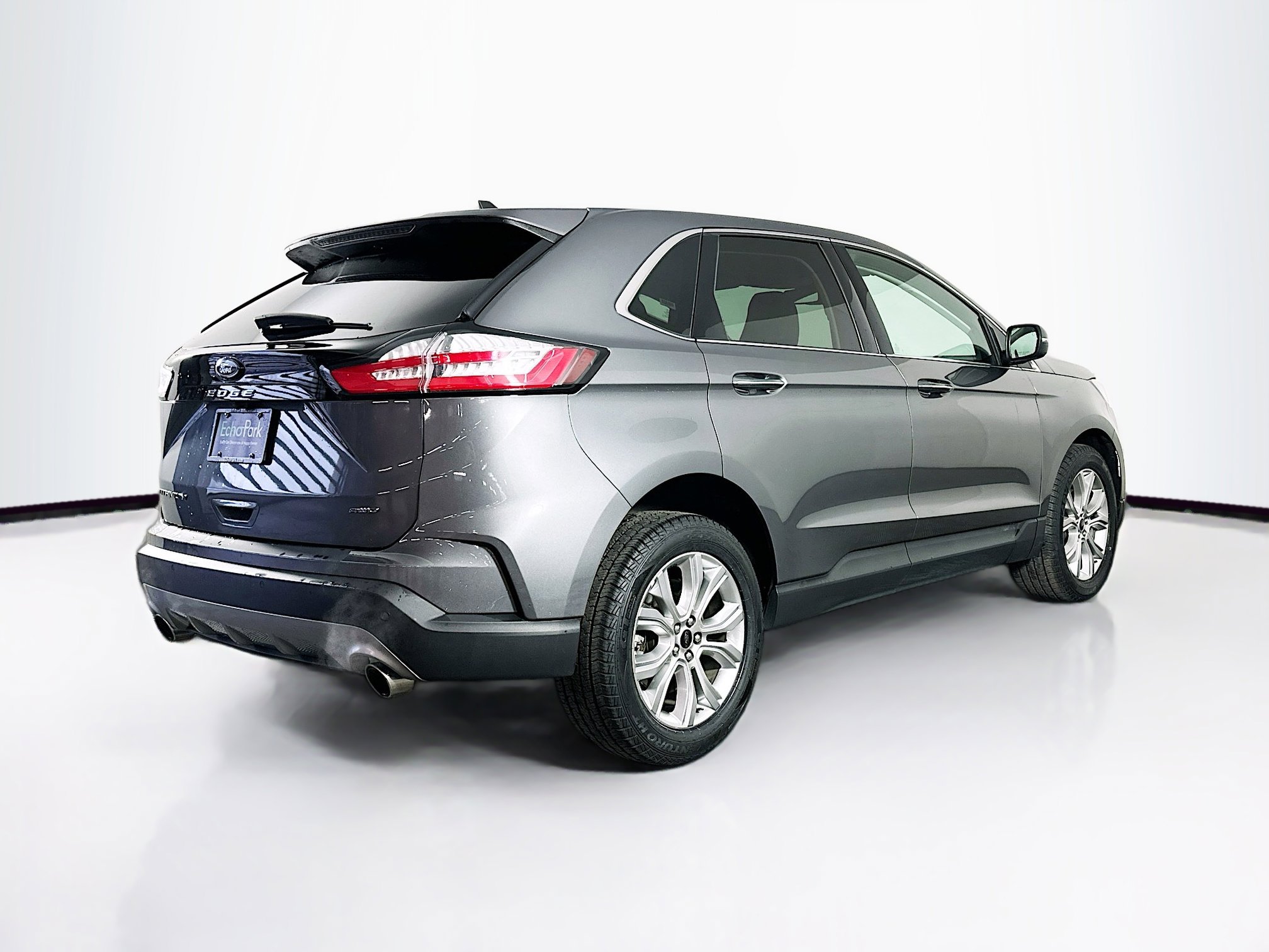 Used 2024 Ford Edge Titanium image 9
