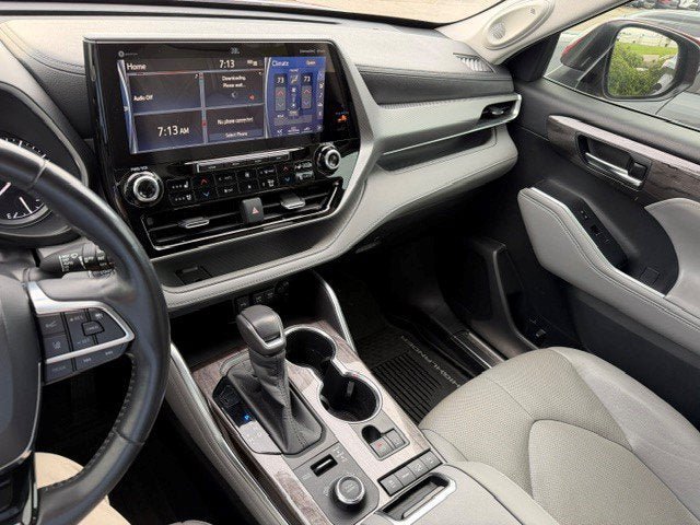 Used 2020 Toyota Highlander Platinum AWD/4WD image 11
