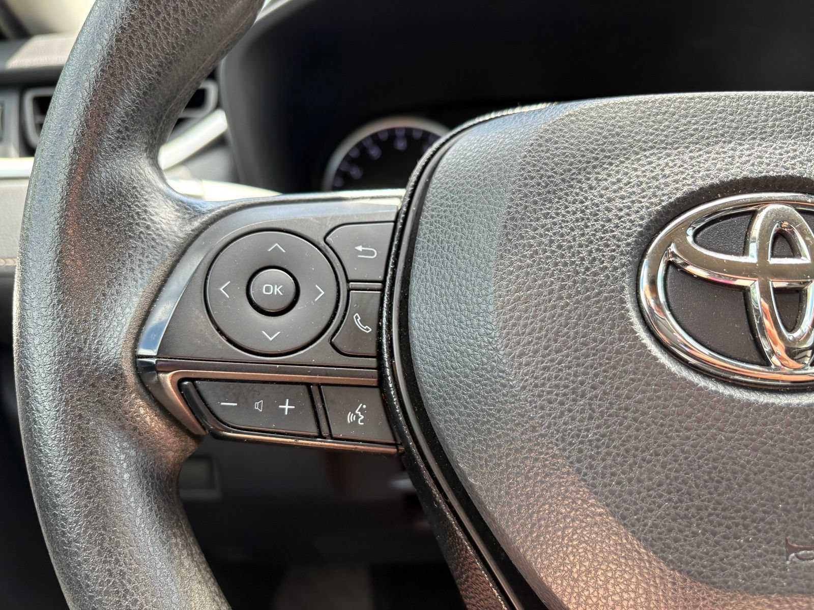 Used 2021 Toyota RAV4 LE FWD image 15