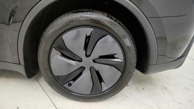 Used 2026 Tesla Model Y 2WD image 74