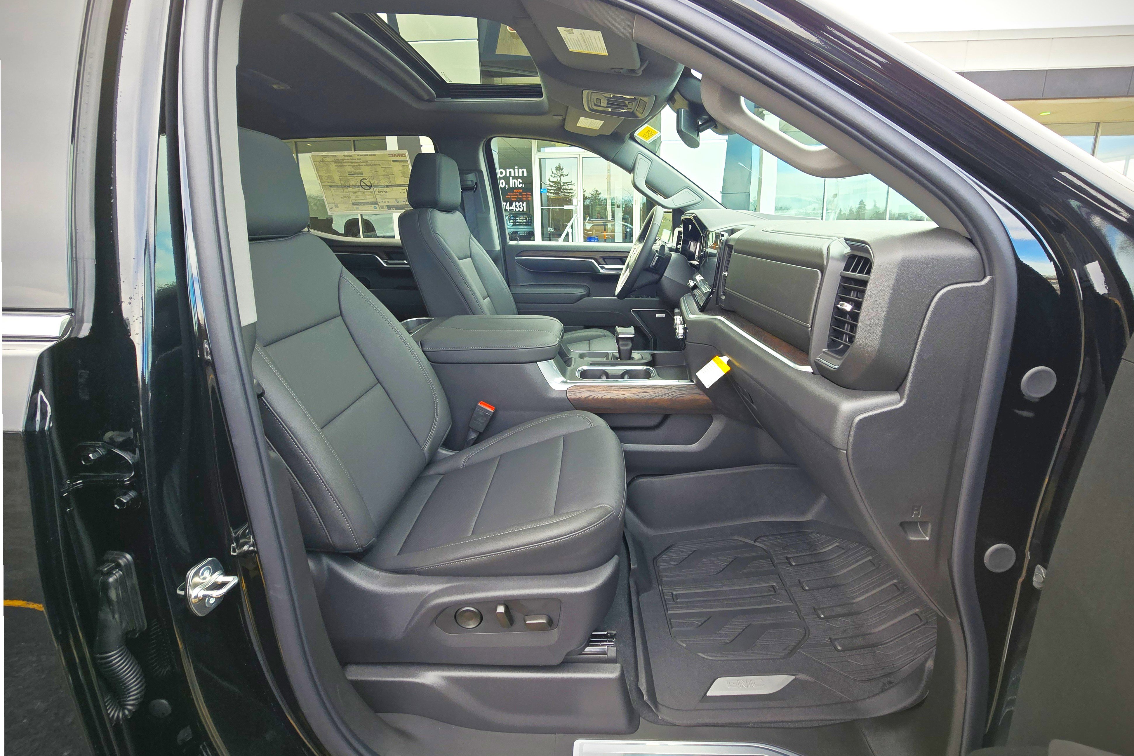 New 2026 GMC Sierra 1500 SLT w/ SLT Premium Plus Package image 24