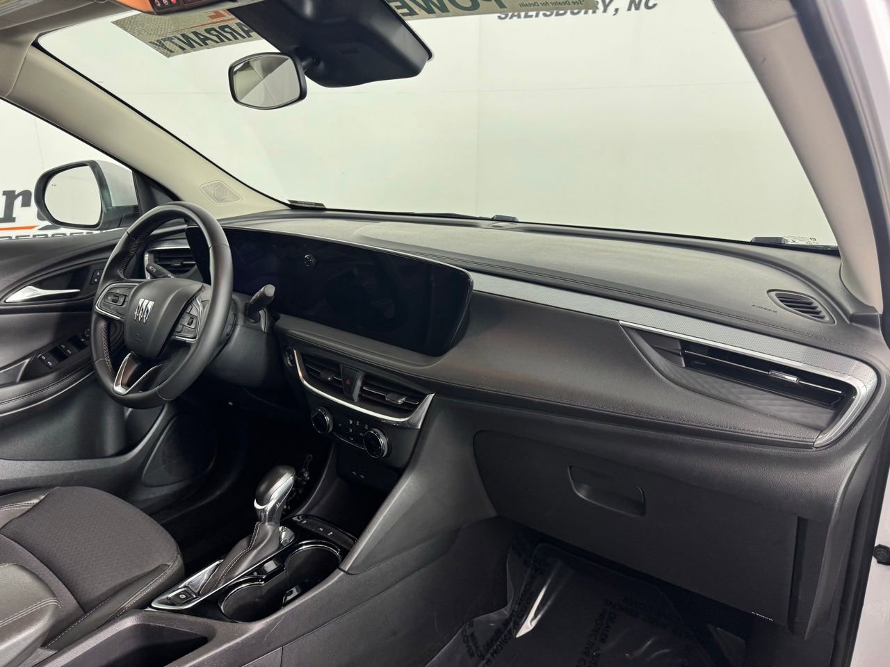 Used 2024 Buick Encore GX Preferred FWD image 33